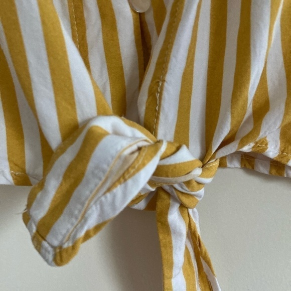 Simons Contemporaine Short Sleeve Mustard Crop Tie Shirt. Size S - Picture 4 of 8